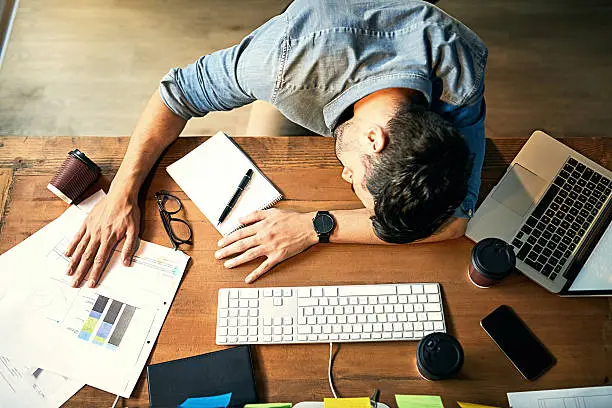 Cuáles son las causas del agotamiento laboral